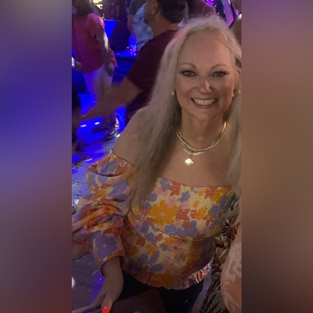 Meet your Posher, Paula